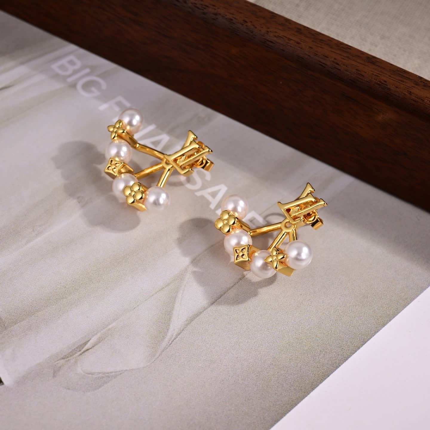 Louis Vuitton Minigram Pearls Earrings